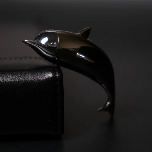 Dolphin Lighter